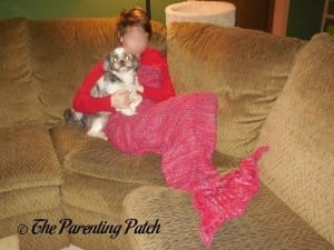 Heather Using the GearBest Mermaid Tail Blanket 2
