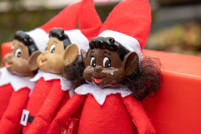 Shelf elves in a row