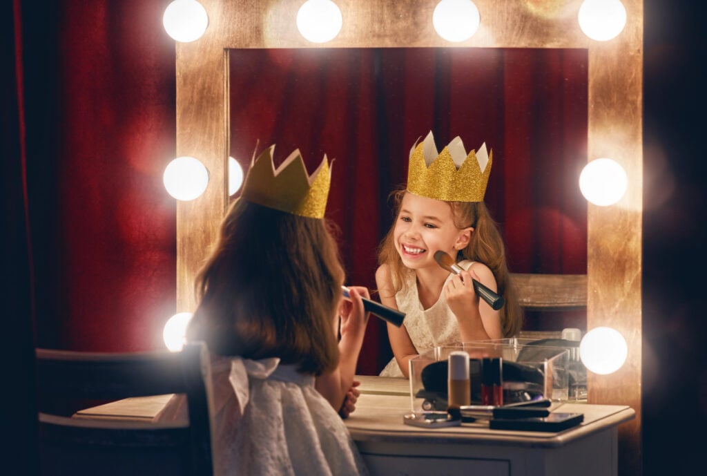 Cute little actress.