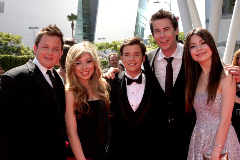 Jennette McCurdy, Miranda Cosgrove and cast of ICarly