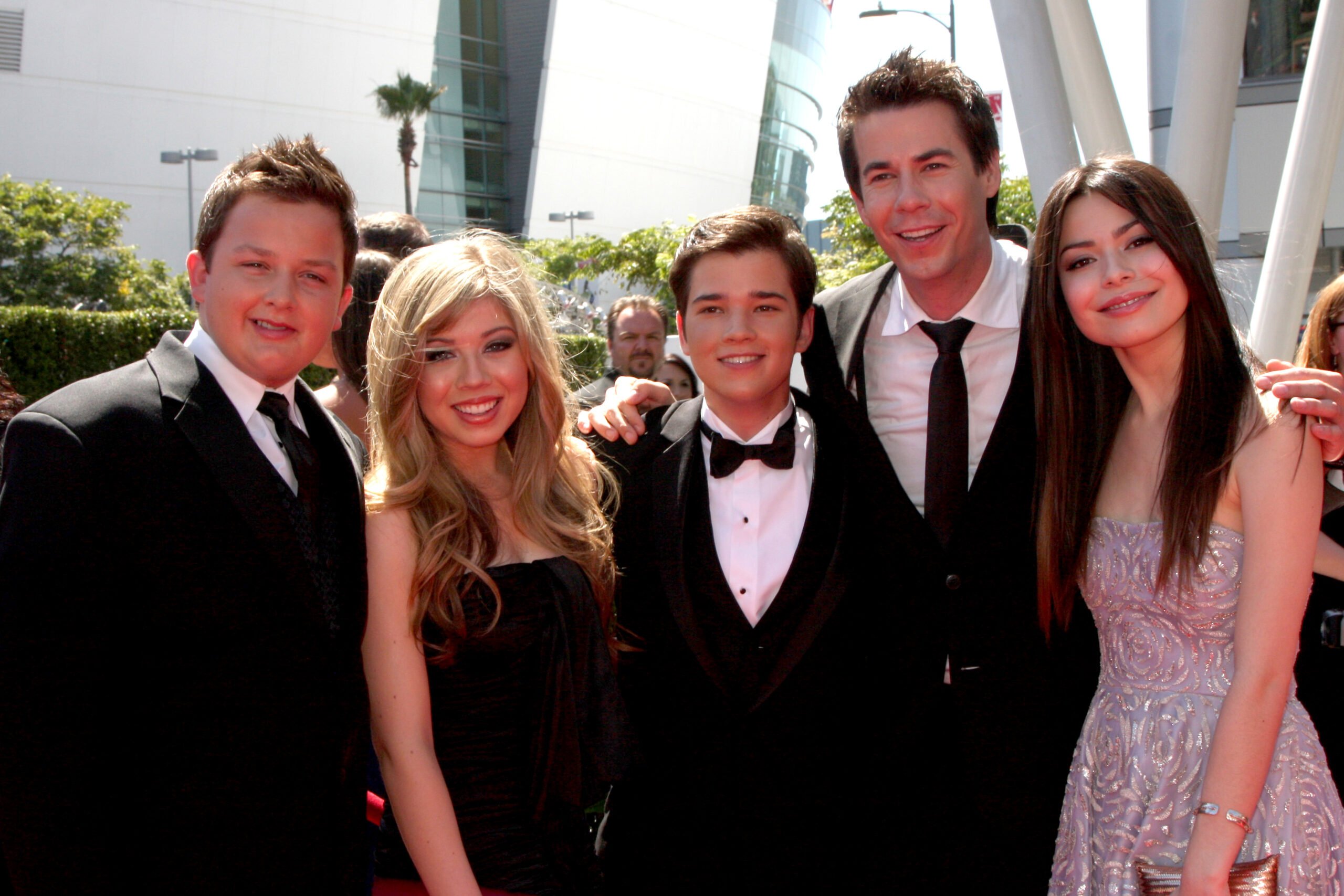 Former Child Star Miranda Cosgrove Gives Advice To Stage Moms