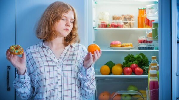 The Truth About The Link Between Teen Diet & Mental Health (It’s Complicated)