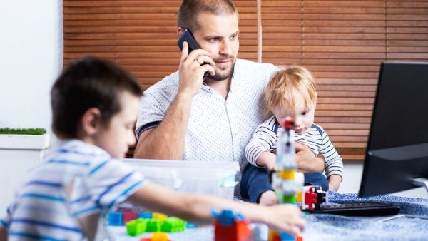 Study Suggest New Dads Increased Depression Symptoms Hit Later In The First Year