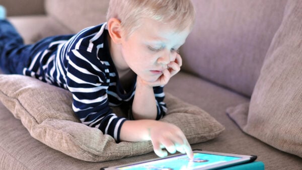 Solitary Screen Time Can Increase Some Childhood Struggles, Study Shows