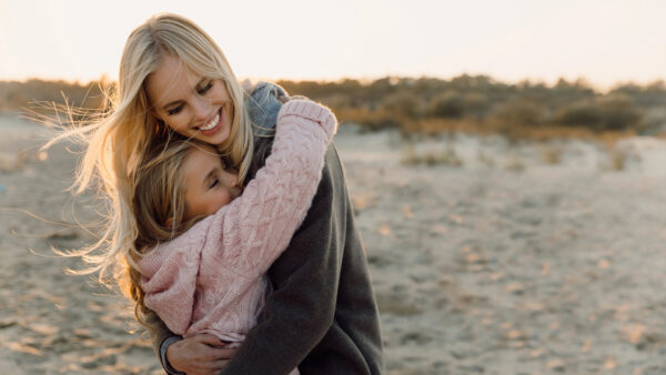 Didn’t Have A Close Mom? Here’s How Experts Suggest Staying Close To Your Daughter