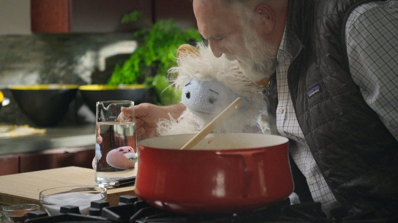 Waffles + Mochi – Season 1 - Episode 10 – Water