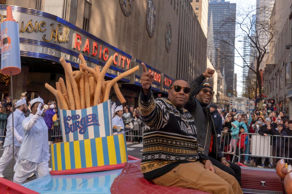 Macy's Annual Thanksgiving Day Parade Takes Place In New York City. November 23, 2023, New York, New York, USA: "Good Burger 2" Kenan Thompson and Kel Mitchell ride a convertible during the Macy's Annual Thanksgiving Day Parade