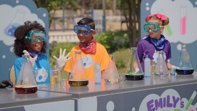 Emily's Wonder Lab – Season 1 - Episode 3 – Rainbow Horse Toothpaste