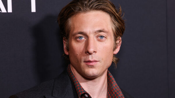 Jeremy Allen White Praises U.K.’s Social Media Ban For Children Under 16