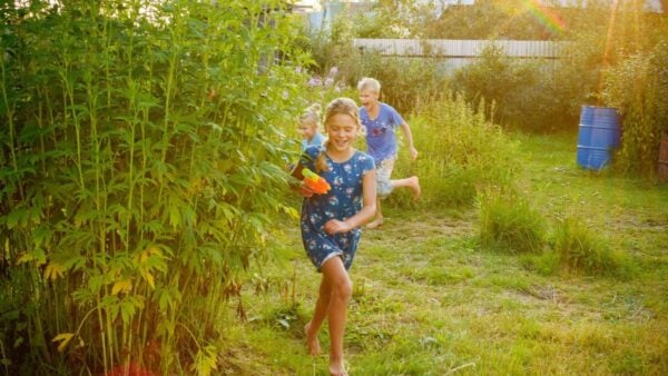 Outdoor Adventurous Play May Benefit Children’s Physical and Mental Health, a Major Review Finds