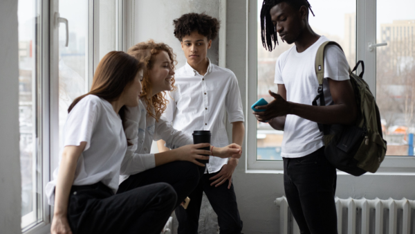 Kids and Group Chats: How Parents Can Help Children Stay Safe