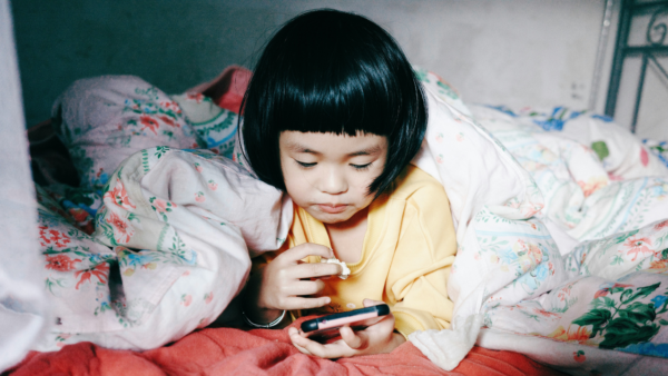 Should Parents Turn Off Their Child’s Smartphone Camera?