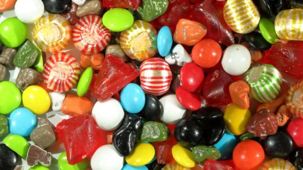 8 Halloween Candies a Pediatric Dentist Says Can Be Tough on Kids’ Teeth