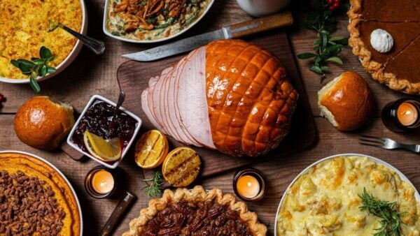 6 Grocery Stores Offering Thanksgiving Meal Deals to Help Families Save Money